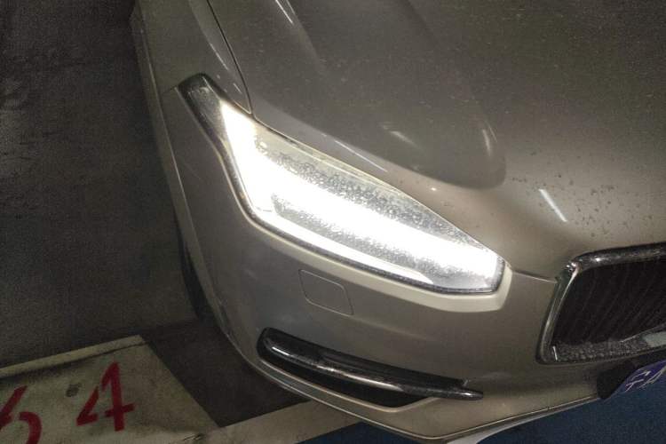 Used Volvo XC90 2015 T6 Luxury Edition 5-seater Right Front Headlight