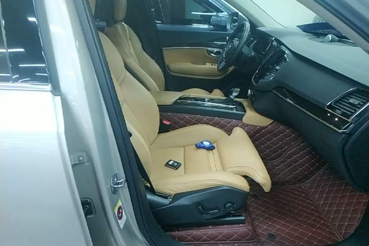 Used Volvo XC90 2015 T6 Luxury Edition 5-seater Right Front Seat