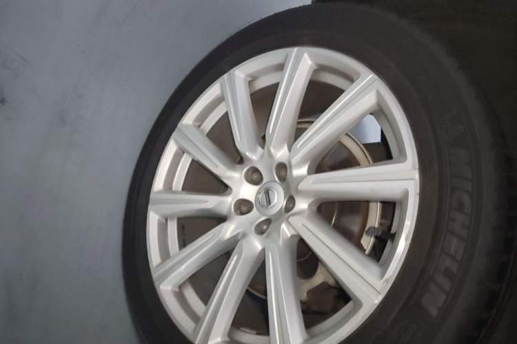 Used Volvo XC90 2015 T6 Zhiya Edition 7-seater Right Rear Wheel Hub