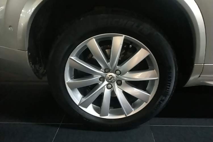 Used Volvo XC90 2015 T6 Luxury Edition 5-seater Right Rear Wheel Hub