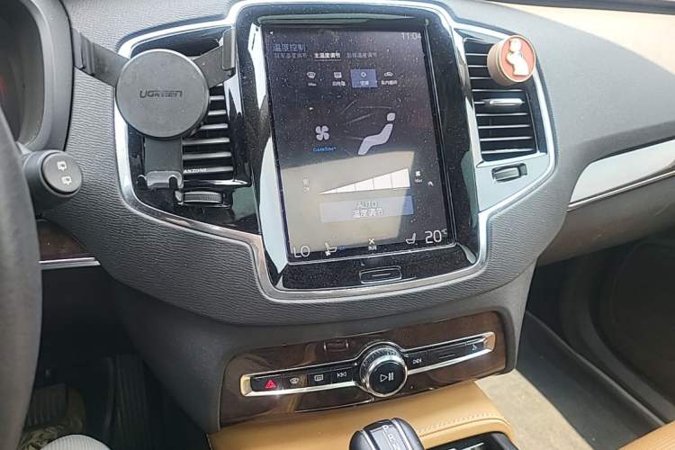 Used Volvo XC90 2015 T6 Zhiya Edition 7-seater Audio And AC Panel