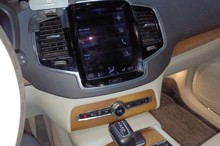 Used Volvo XC90  Audio And AC Panel