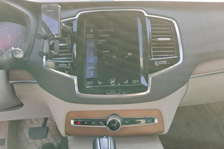 Used Volvo XC90 2015 T6 Zhiya Edition 7-seater Audio And AC Panel