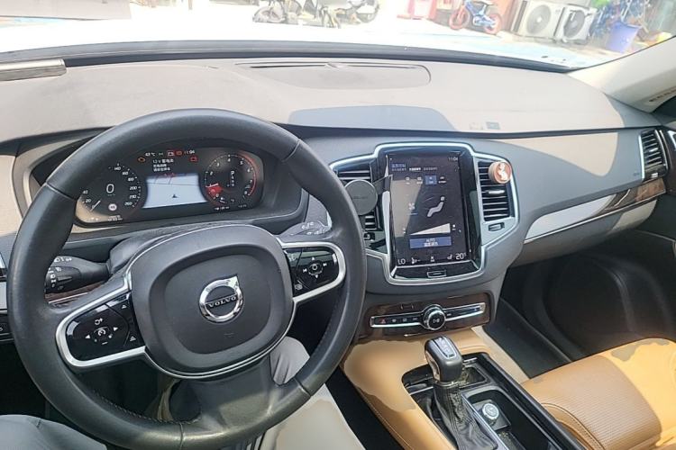 Used Volvo XC90 2015 T6 Zhiya Edition 7-seater Center Console