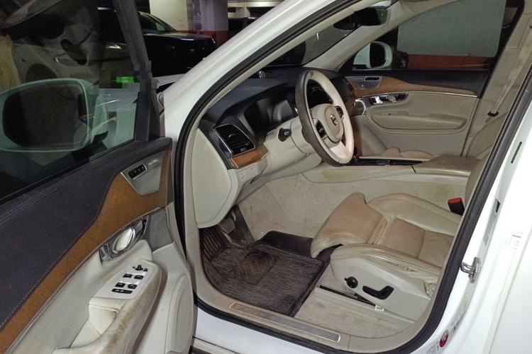 Used Volvo XC90  Driver Seat