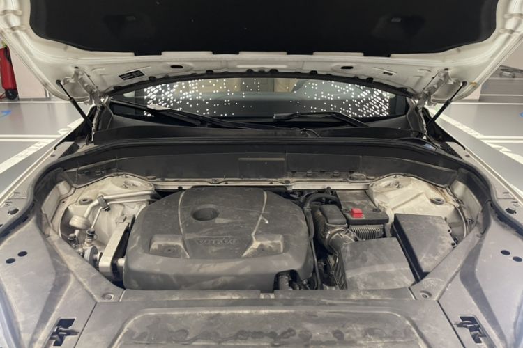 Used Volvo XC90 2015 T6 Zhiya Edition 7-seater Engine Bay
