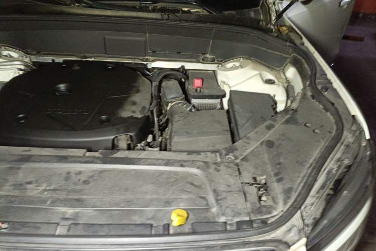 Used Volvo XC90  Engine Bay Left