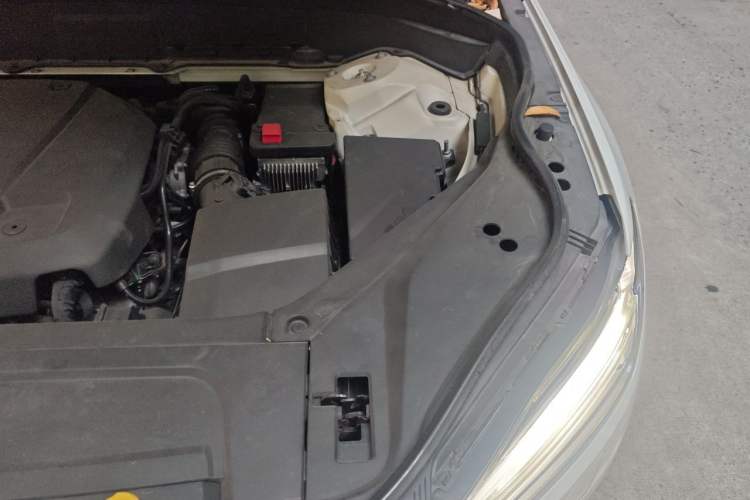 Used Volvo XC90 2015 T6 Prestige 7-Seater Engine Bay Left