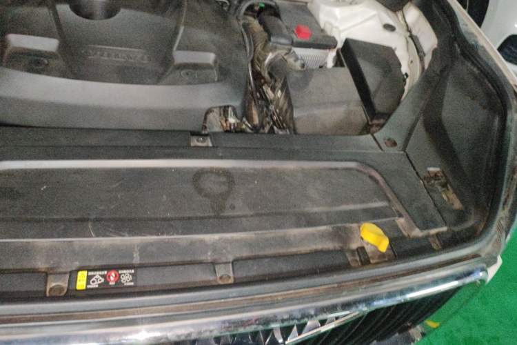 Used Volvo XC90 2015 T6 Zhiya Edition 7-seater Engine Bay Left