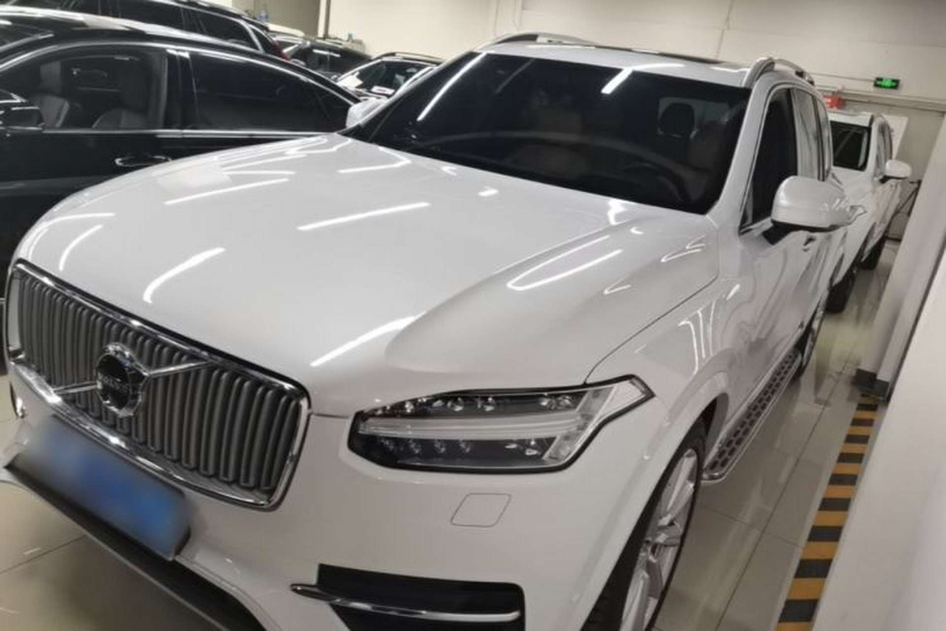 Used Volvo XC90 2015 T6 Prestige 7-Seater Front Left 45 Deg