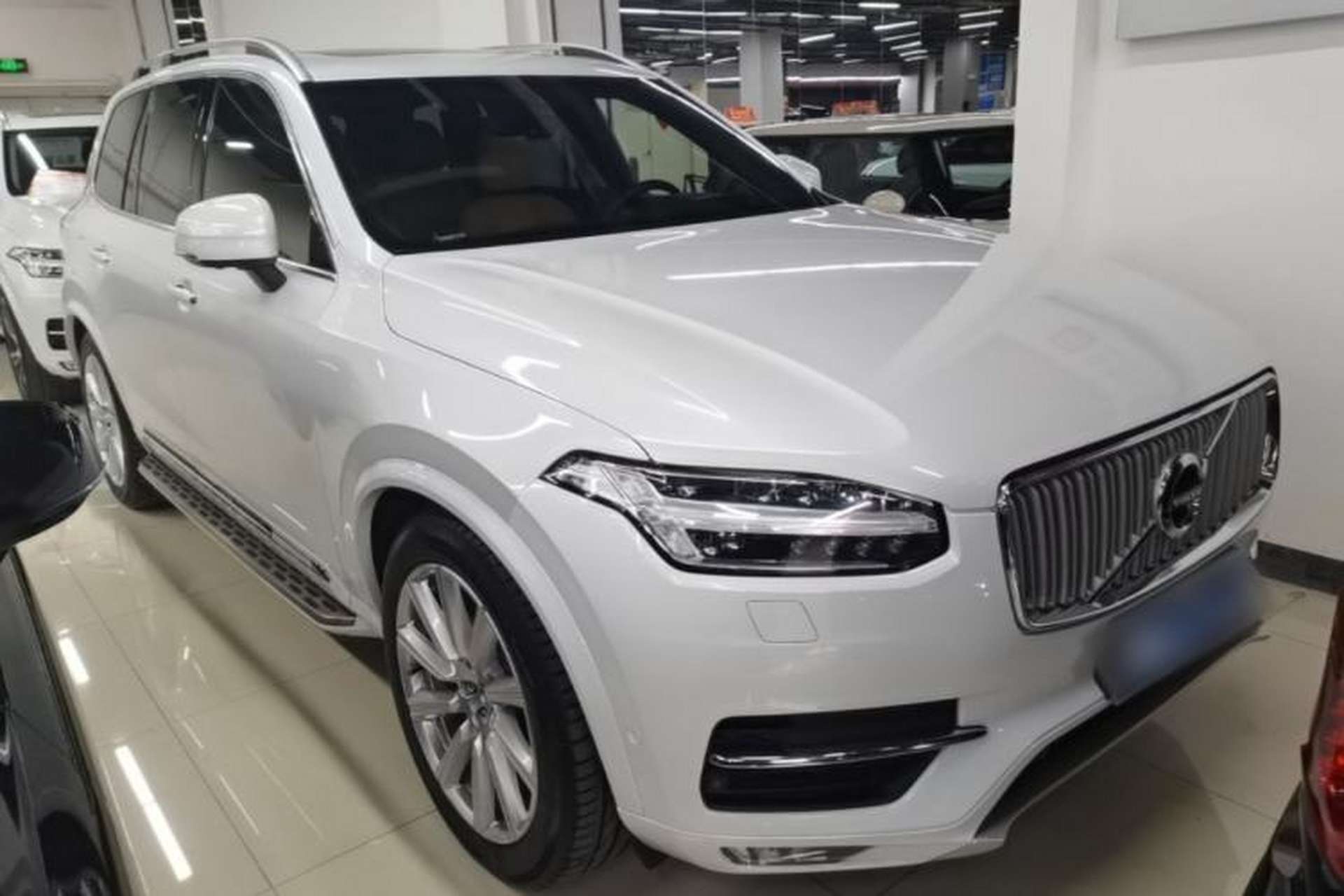 Used Volvo XC90 2015 T6 Prestige 7-Seater Front Right 45 Deg