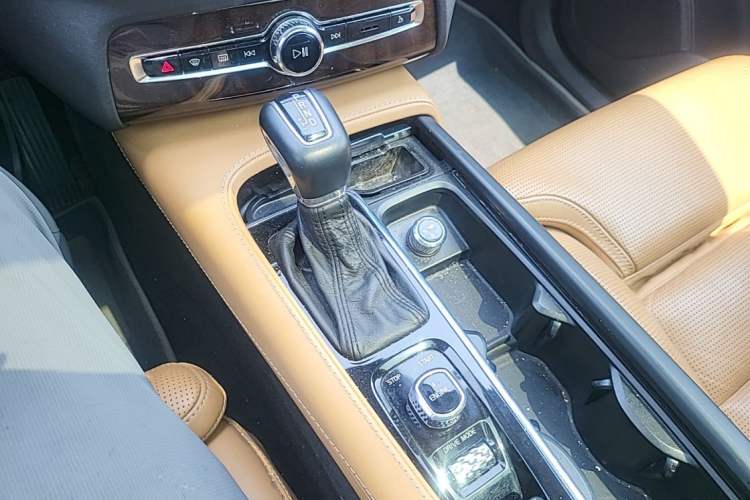 Used Volvo XC90 2015 T6 Zhiya Edition 7-seater Gear Lever