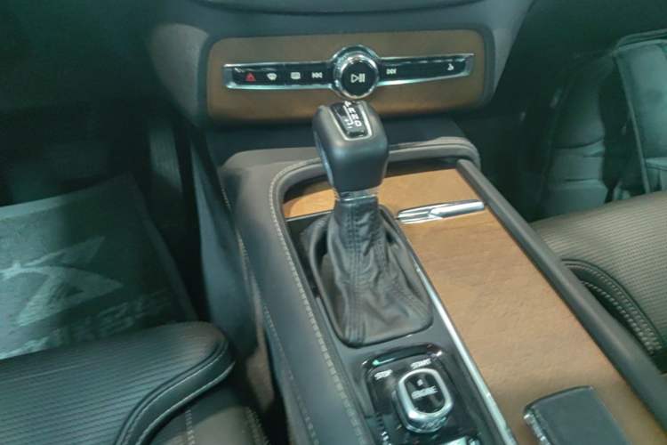Used Volvo XC90 2015 T6 Zhiya Edition 7-seater Gear Lever