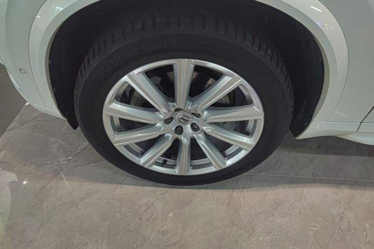 Used Volvo XC90 2015 T6 Zhiya Edition 7-seater Left Front Wheel Hub