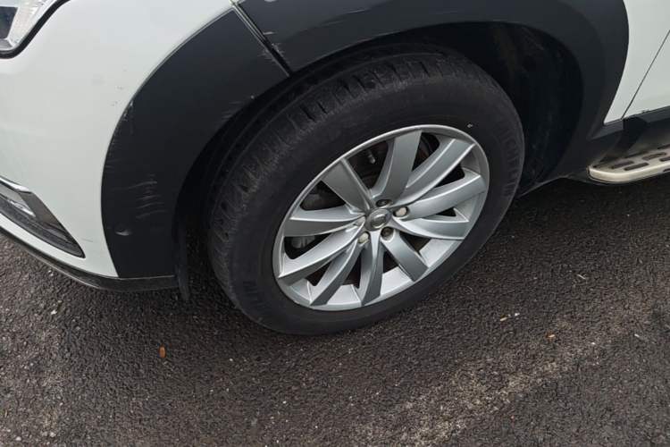 Used Volvo XC90 2015 T6 Zhiya Edition 7-seater Left Front Wheel Hub