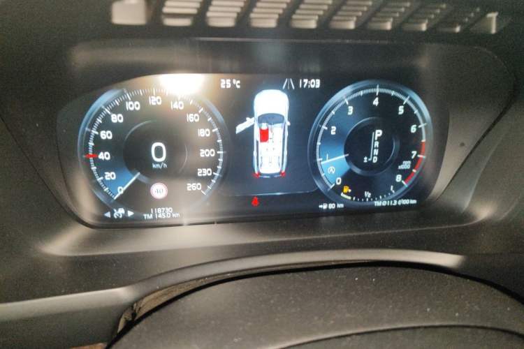 Used Volvo XC90 2015 T6 Zhiya Edition 7-seater Odometer Close Up