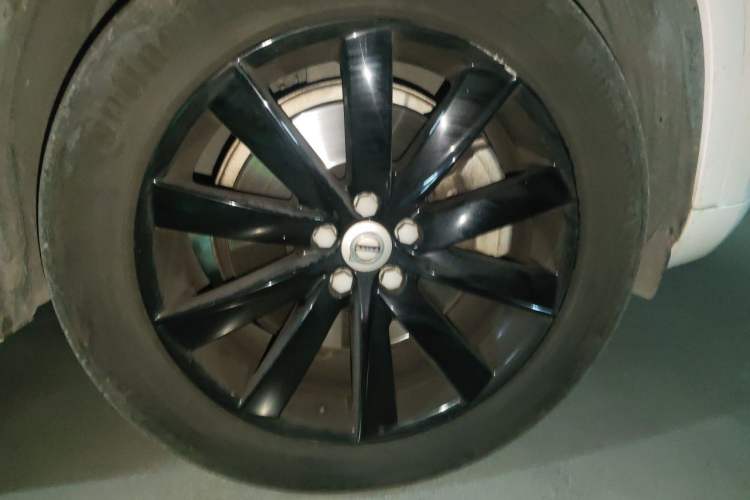 Used Volvo XC90 2015 T6 Zhiyi Edition 7-Seater Right Front Wheel Hub