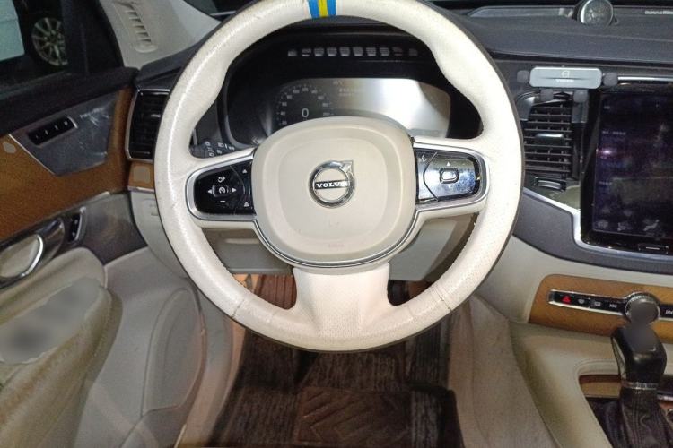 Used Volvo XC90  Steering Wheel