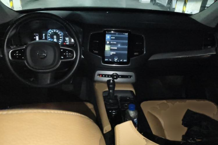 Used Volvo XC90 2016 T5 Zhiyi Edition 7-Seater Center Console