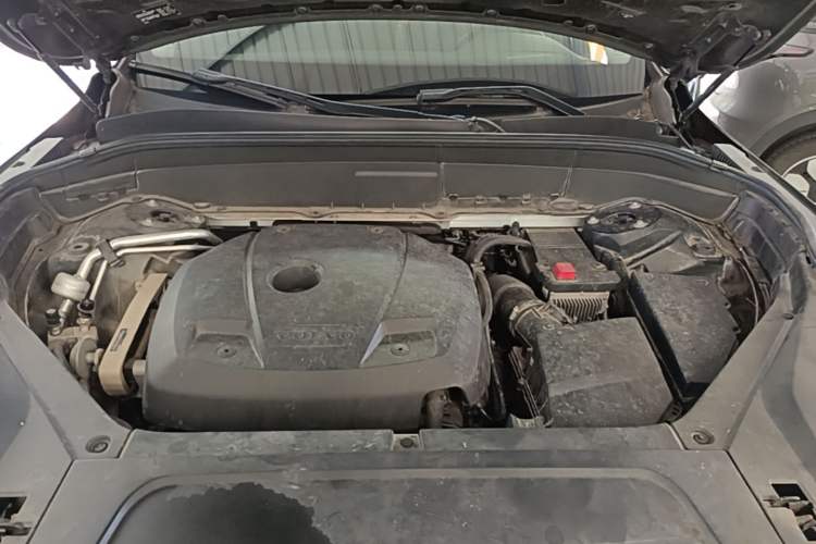 Used Volvo XC90 2016 T5 Zhiyi Edition 7-Seater Engine Bay