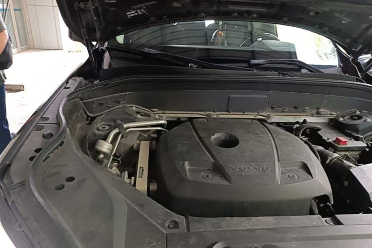 Used Volvo XC90 2016 T5 Zhiyi Edition 7-Seater Engine Bay Right