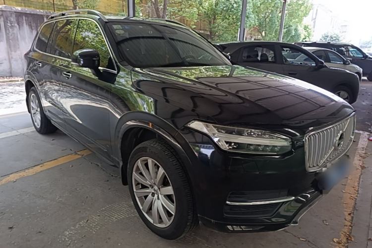 Used Volvo XC90 2016 T5 Zhiyi Edition 7-Seater Front Right 45 Deg