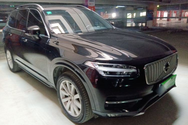 Used Volvo XC90 2016 T5 Zhiyi Edition 7-Seater Front Right 45 Deg