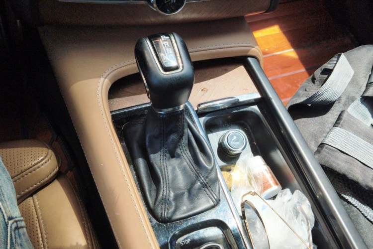 Used Volvo XC90 2016 T5 Zhiyi Edition 7-Seater Gear Lever