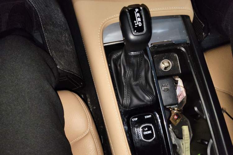 Used Volvo XC90 2016 T5 Zhiyi Edition 7-Seater Gear Lever