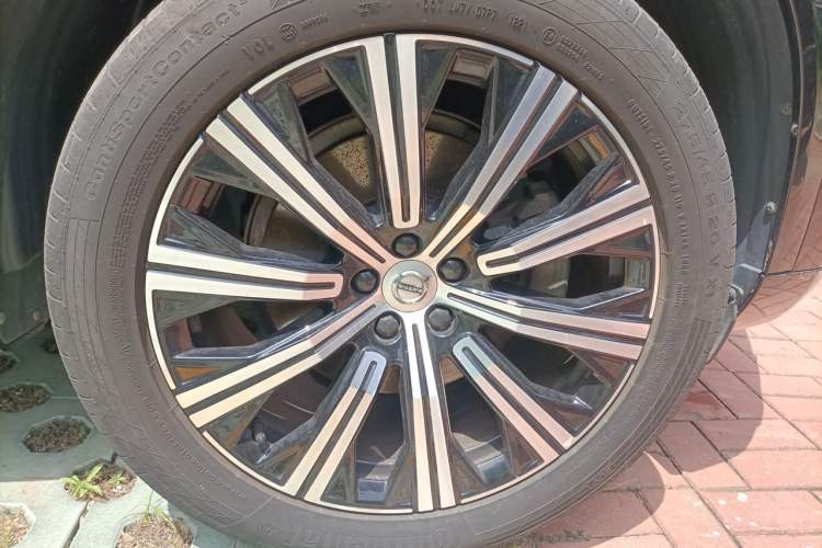 Used Volvo XC90 2016 T5 Zhiyi Edition 7-Seater Right Front Wheel Hub