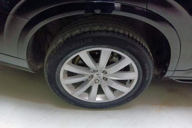 Used Volvo XC90 2016 T5 Zhiyi Edition 7-Seater Right Rear Wheel Hub