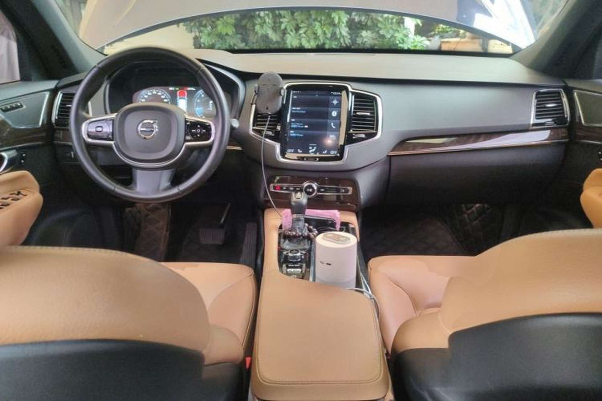 Used Volvo XC90  Center Console