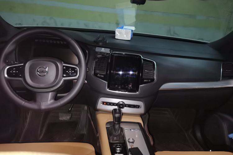 Used Volvo XC90 2016 T5 Zhiyi Edition 7-Seater Center Console