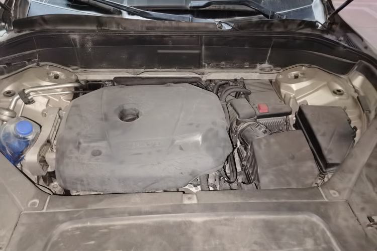 Used Volvo XC90 2016 T5 Zhiyi Edition 7-Seater Engine Bay