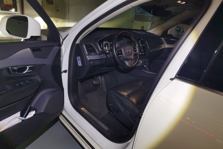 Used Volvo XC90  Driver Seat