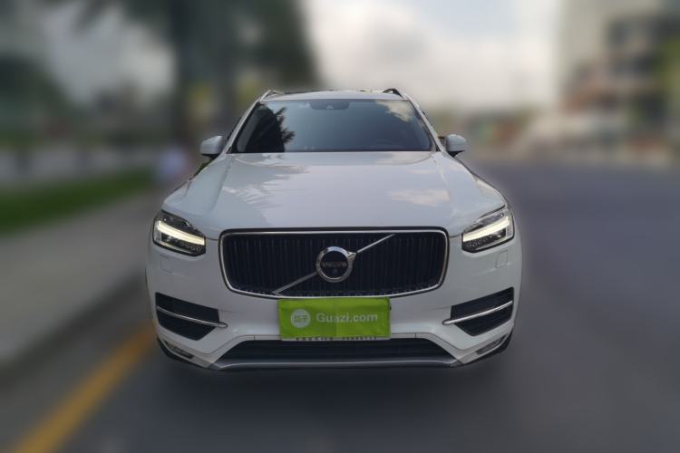Used Volvo XC90  Front