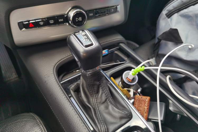 Used Volvo XC90  Gear Lever