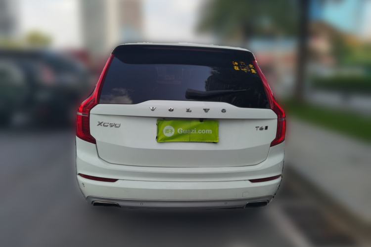 Used Volvo XC90  Rear