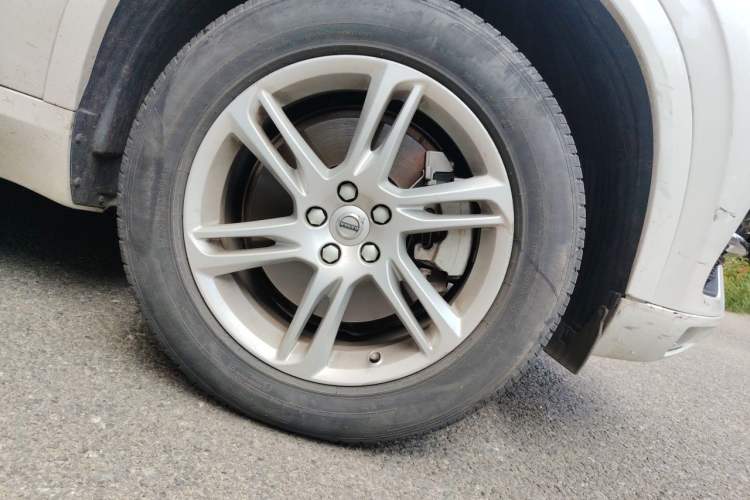 Used Volvo XC90 2016 T5 Zhiyi Edition 5-seater Right Front Wheel Hub