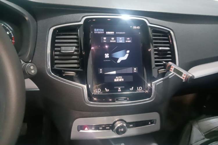 Used Volvo XC90 2017 T6 Zhiyi Edition 5-seater Audio And AC Panel