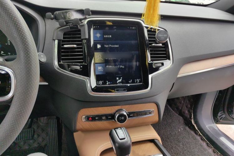 Used Volvo XC90 2017 T6 Zhiya Edition 7-seater Audio And AC Panel