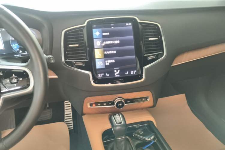 Used Volvo XC90 2017 T6 Zhiya Edition 7-seater Audio And AC Panel