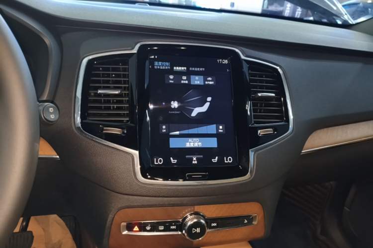 Used Volvo XC90 2017 T6 Zhiya Edition 7-seater Audio And AC Panel
