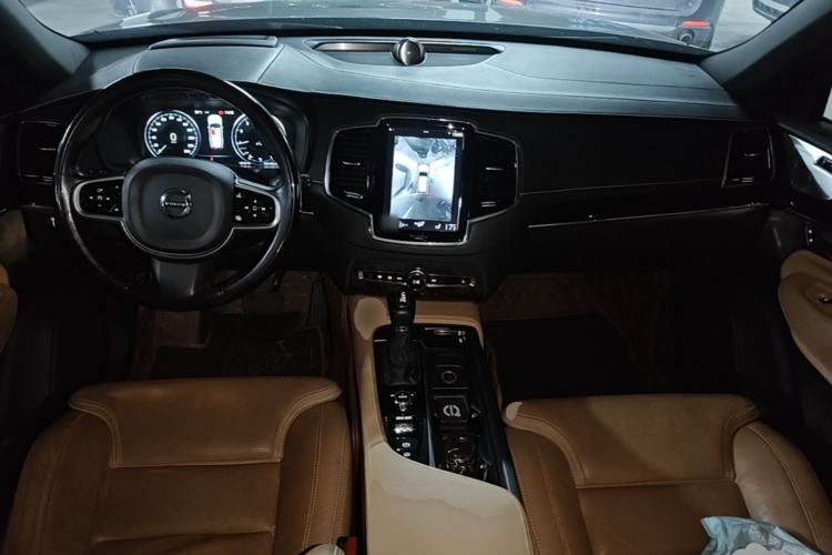 Used Volvo XC90 2017 T6 Zhiya Edition 7-seater Center Console