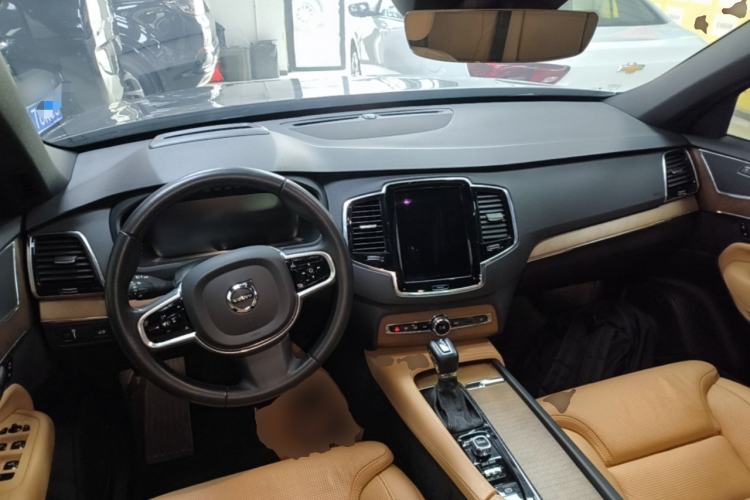 Used Volvo XC90 2017 T6 Zhiya Edition 7-seater Center Console