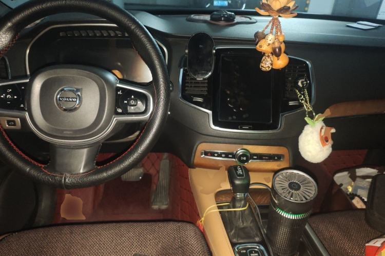 Used Volvo XC90 2017 T6 Zhiya Edition 7-seater Center Console