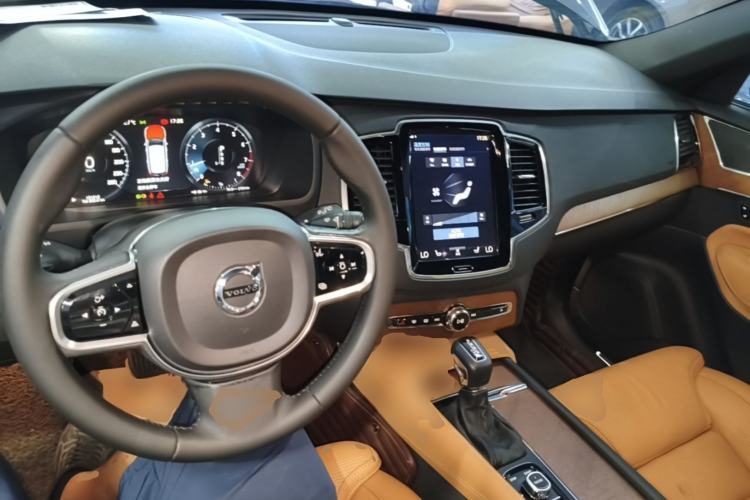 Used Volvo XC90 2017 T6 Zhiya Edition 7-seater Center Console