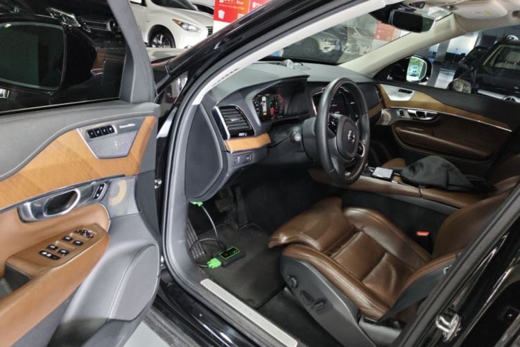 Used Volvo XC90 2017 T6 Prestige 7-Seater Driver Seat