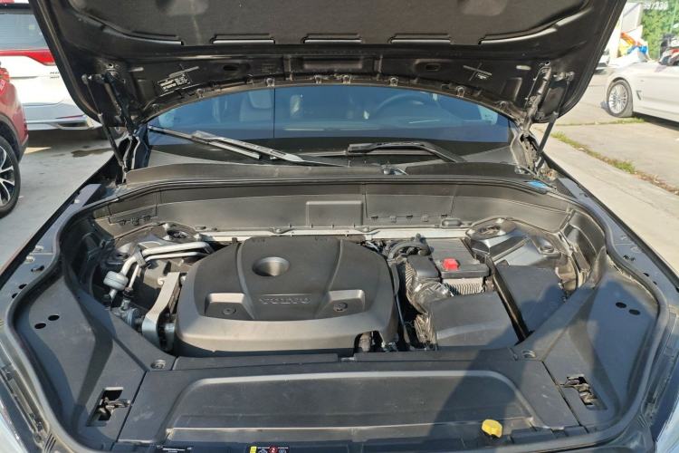 Used Volvo XC90 2017 T6 Zhiyi Edition 7-seater Engine Bay