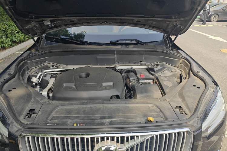 Used Volvo XC90 2017 T6 Zhiya Edition 5-seater Engine Bay